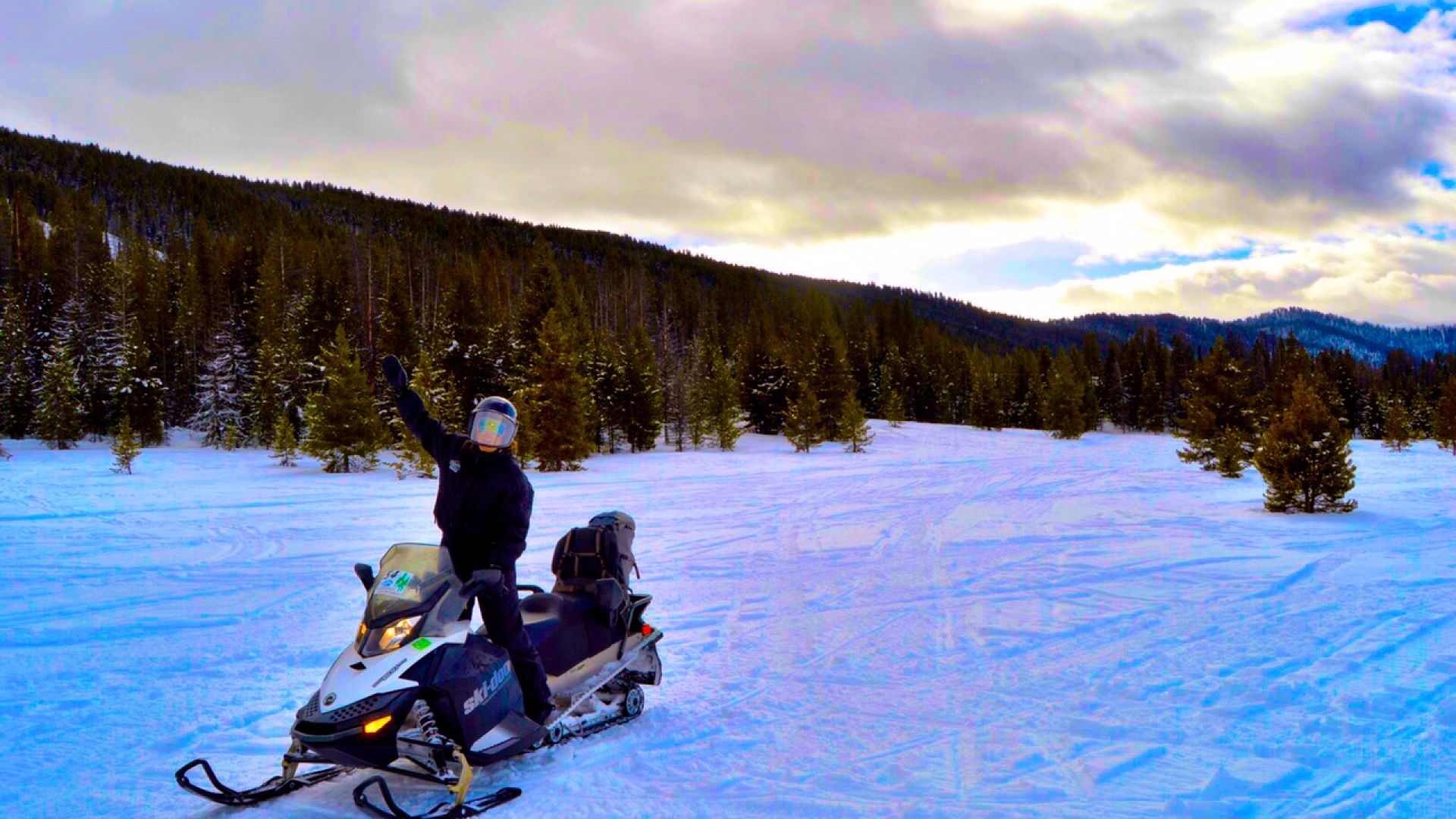 snowmobile tours yellowstone from jackson hole