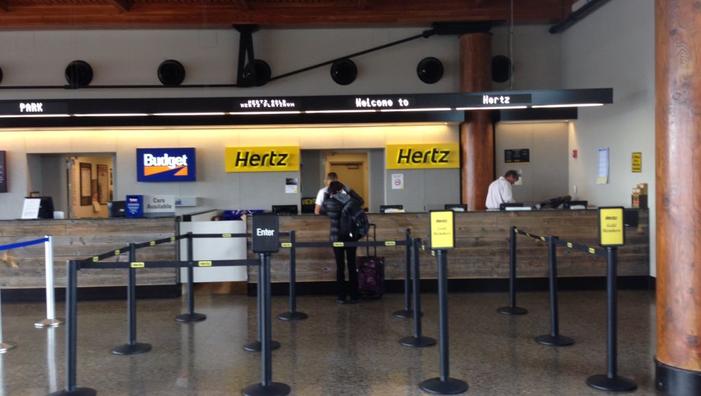 hertz airport location