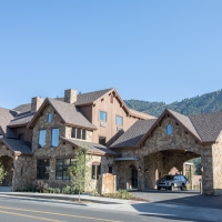 Elk Country Inn